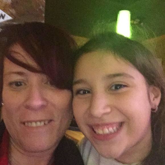 Meet your Posher, Gladyss - Picture 1 of 1